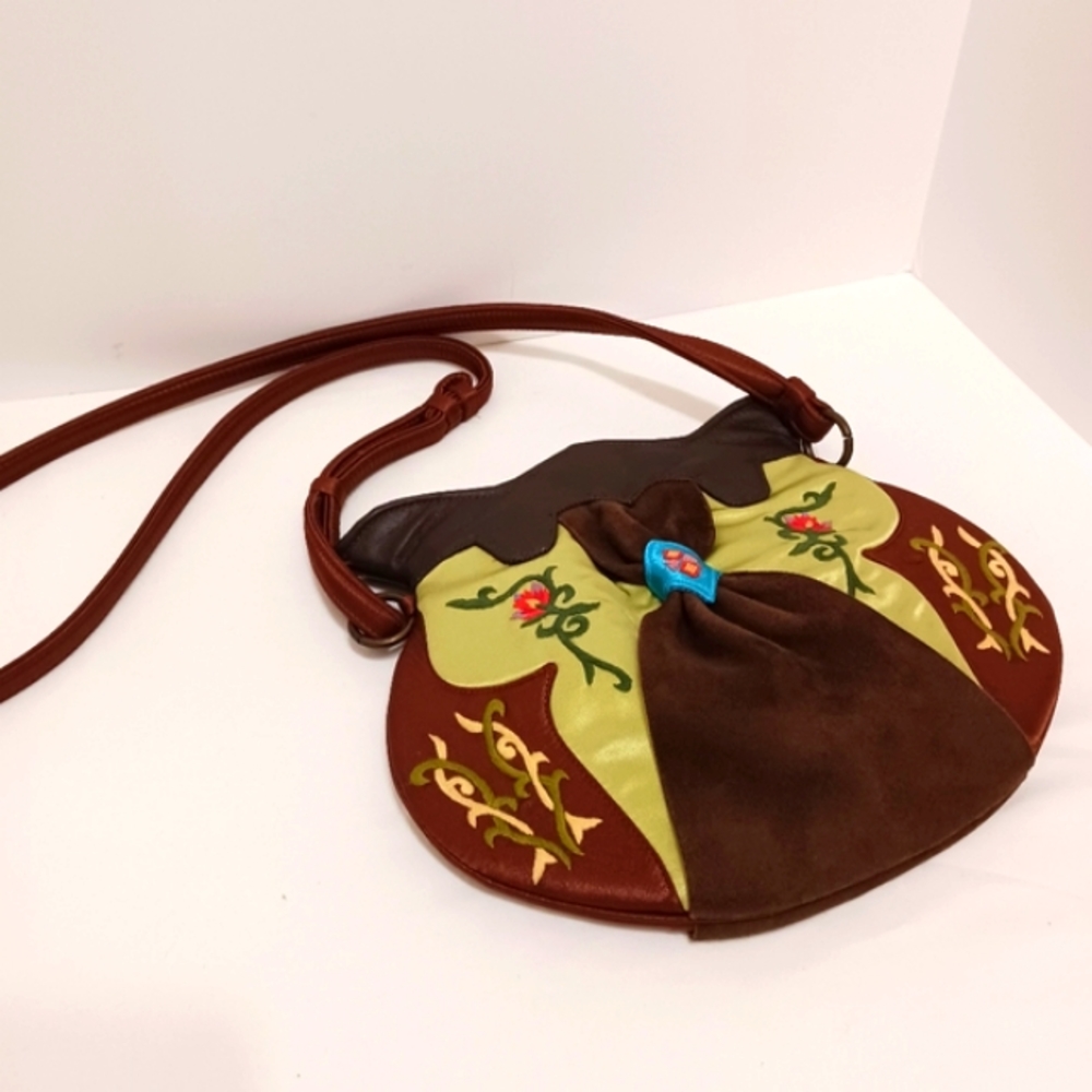✨️Oovoo Designs Crossing Borders Hand Embroidered Green/Brown Crossbody Bag